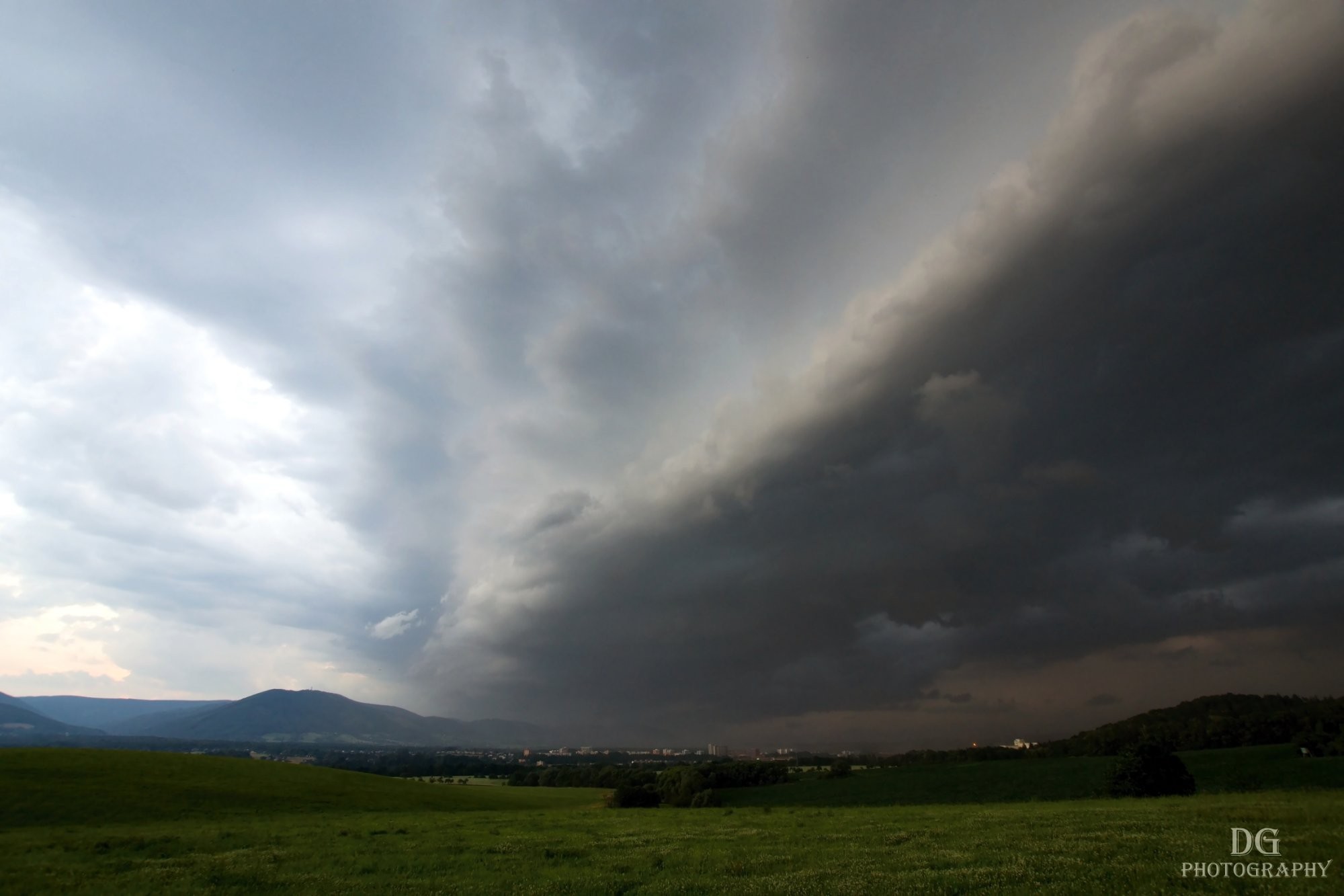 Elevated shelf cloud 