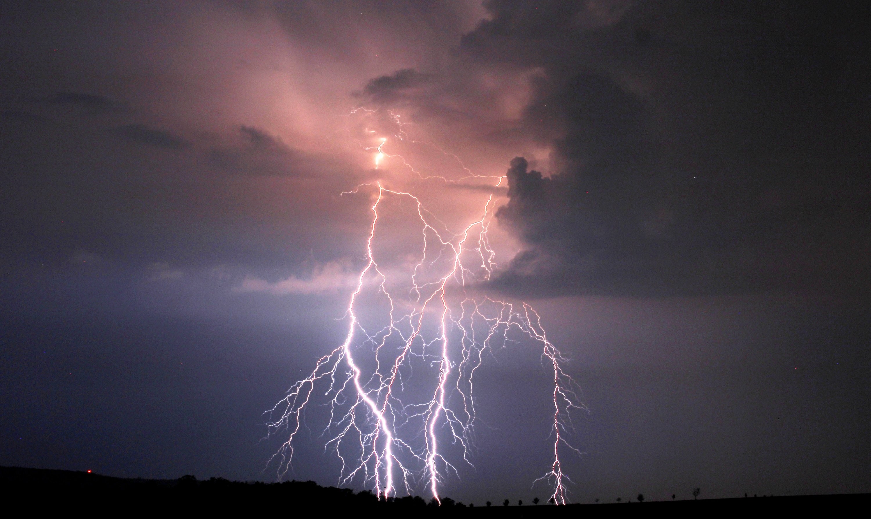 Bleskovka zdálky u Opavy