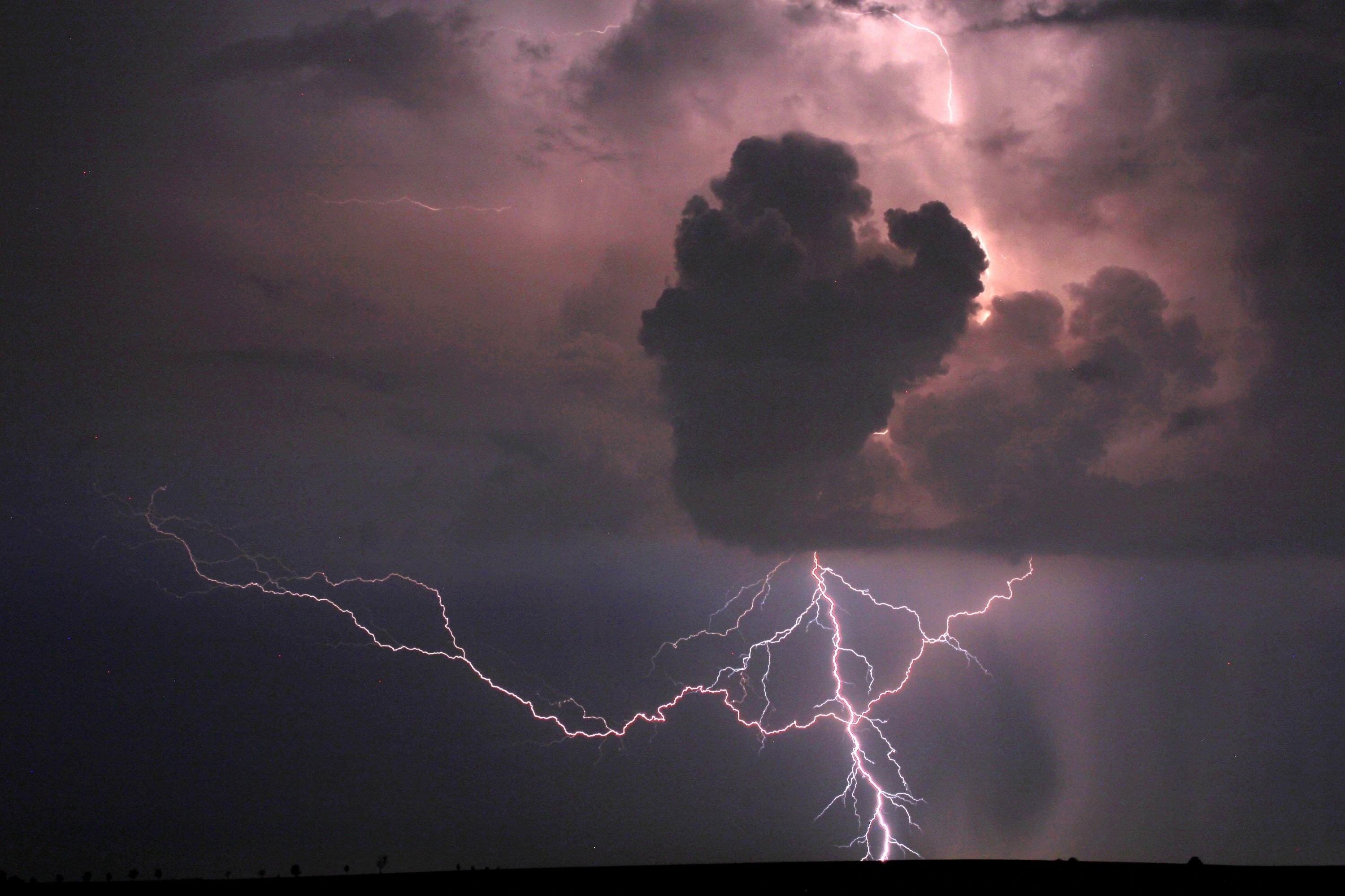 Bleskovka zdálky u Opavy