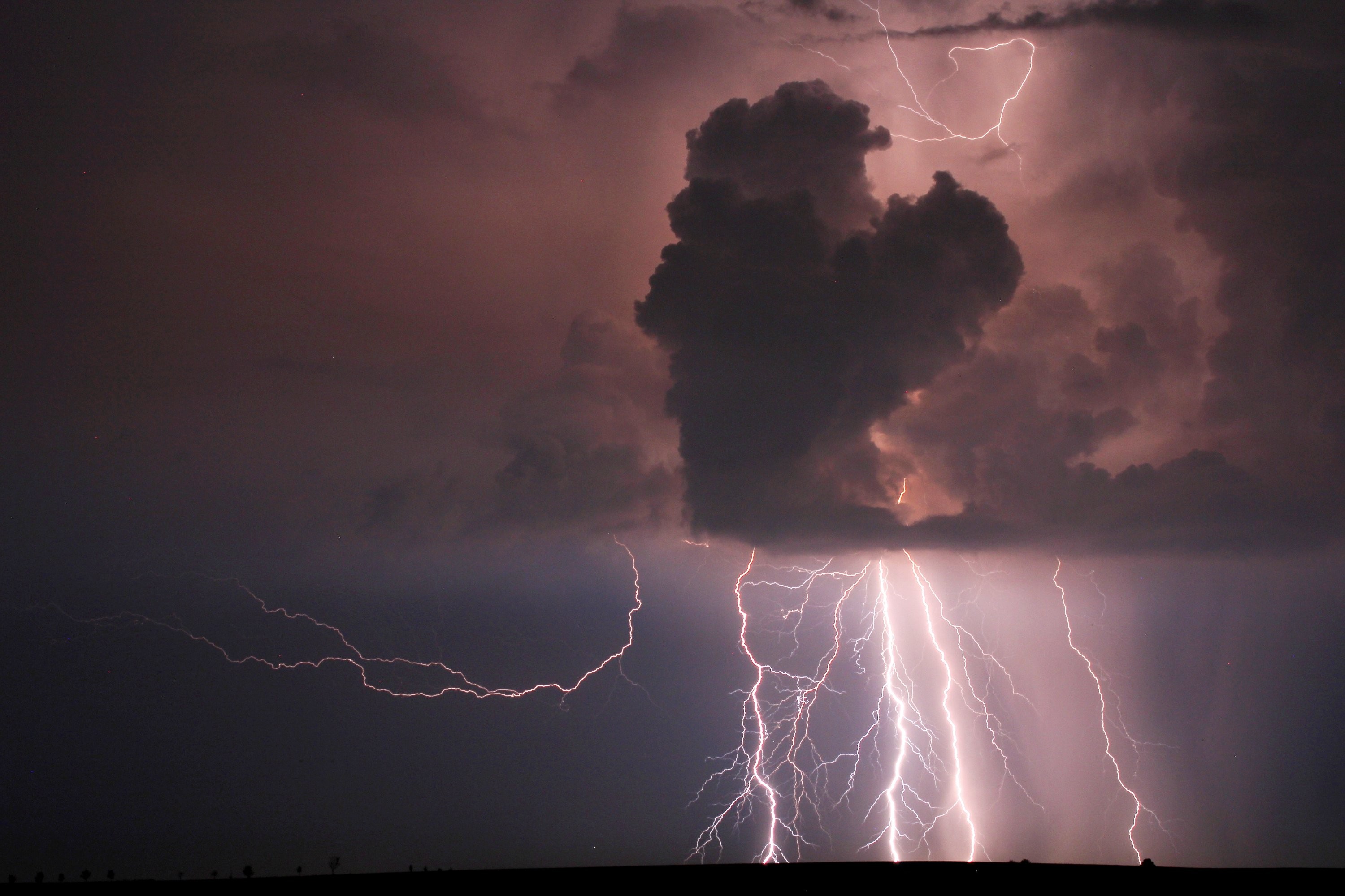 Bleskovka zdálky u Opavy