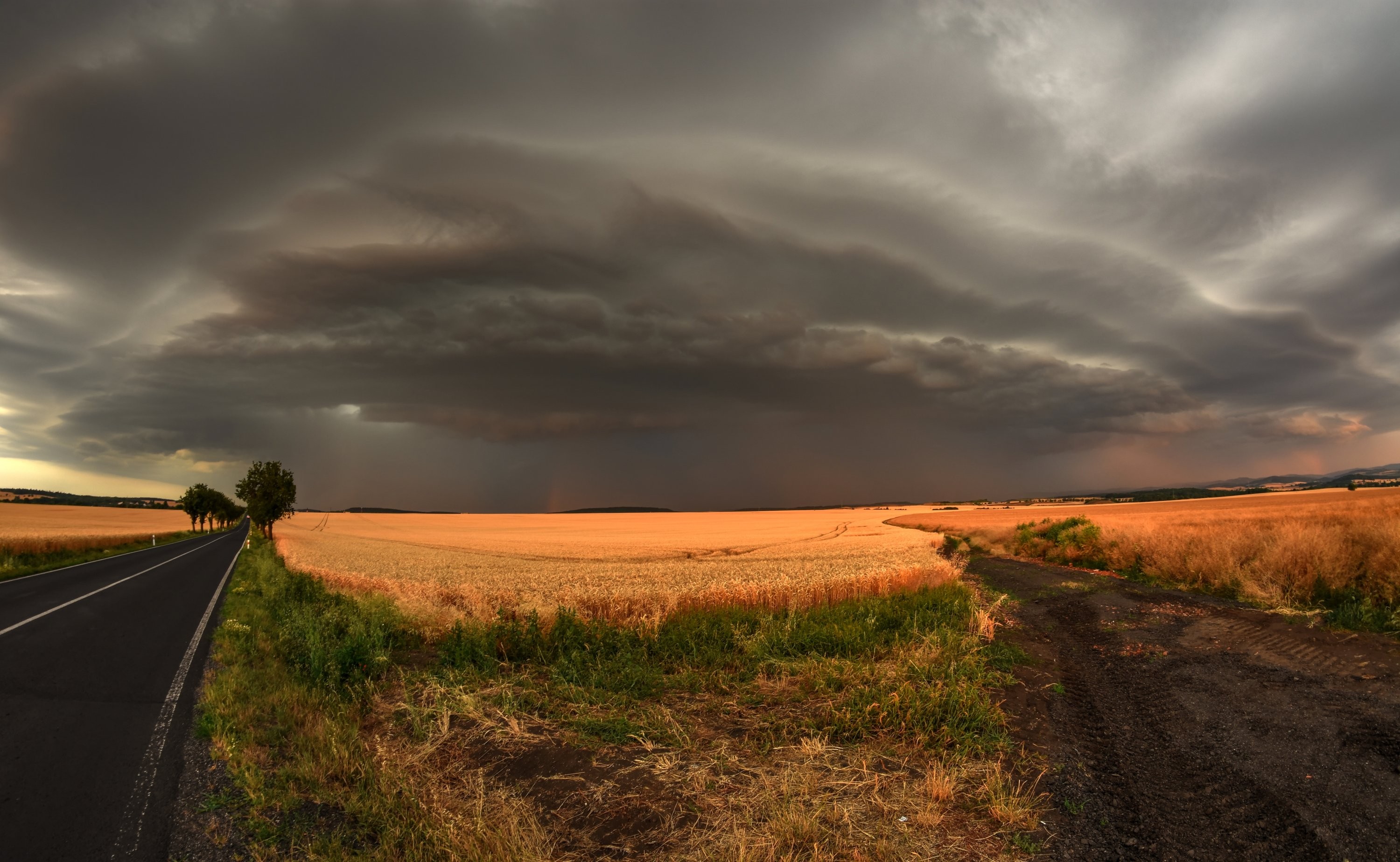 Shelfcloud u Podbořan