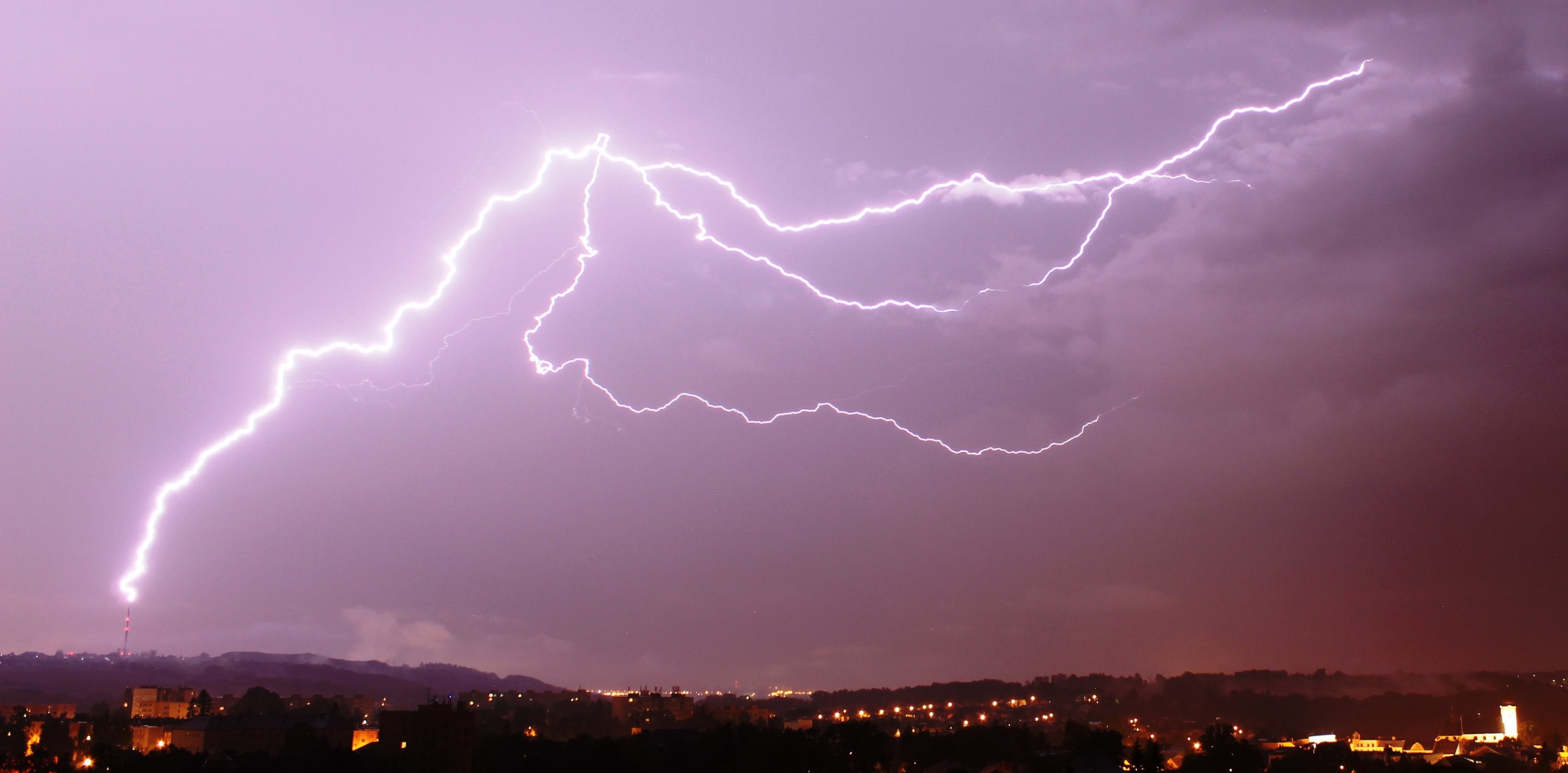 Úder do vysílače v Hoštalkovicích