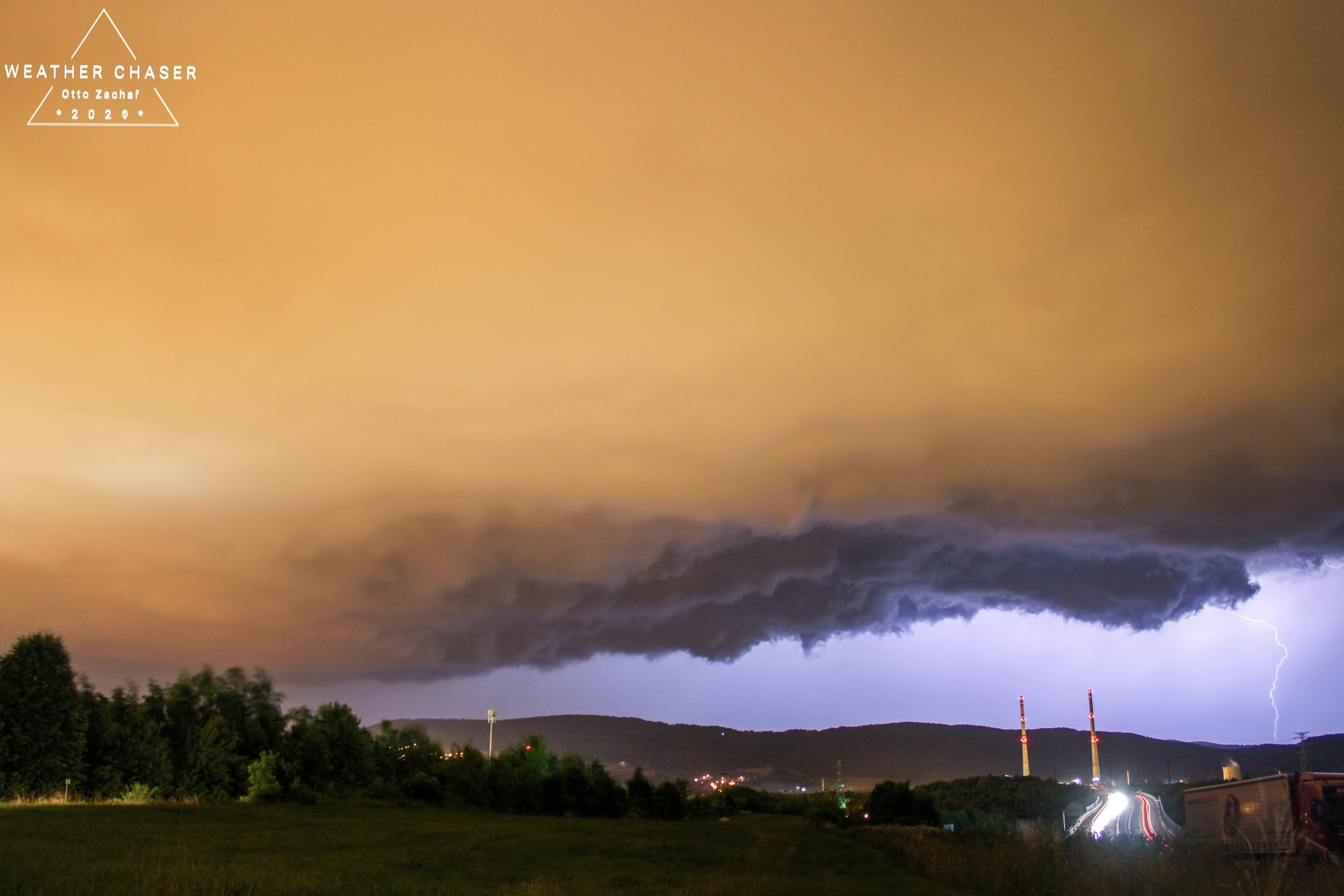 Mohutný přechod bow echa + CG blesk