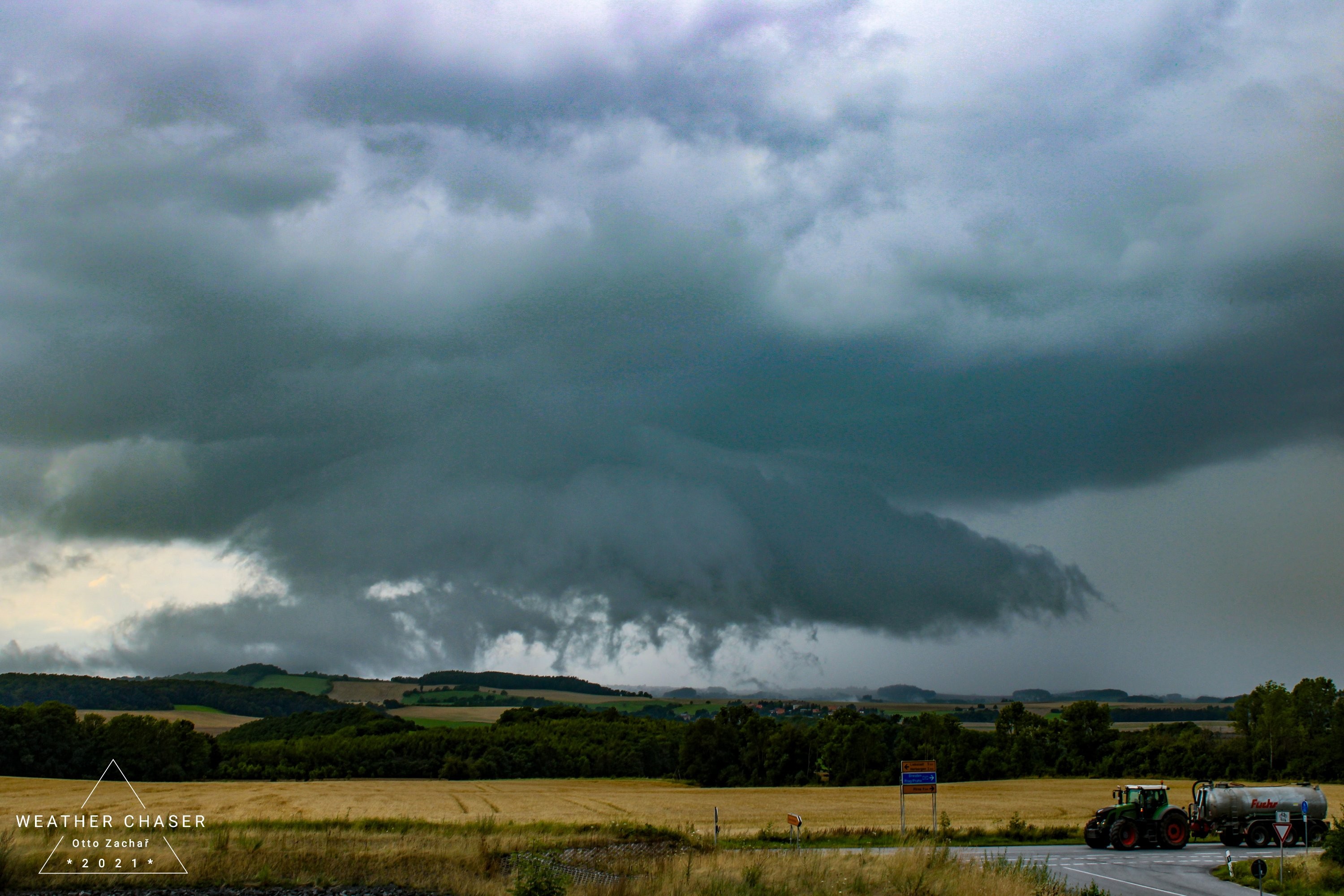 Supercela v Sasku pohledem z Čech