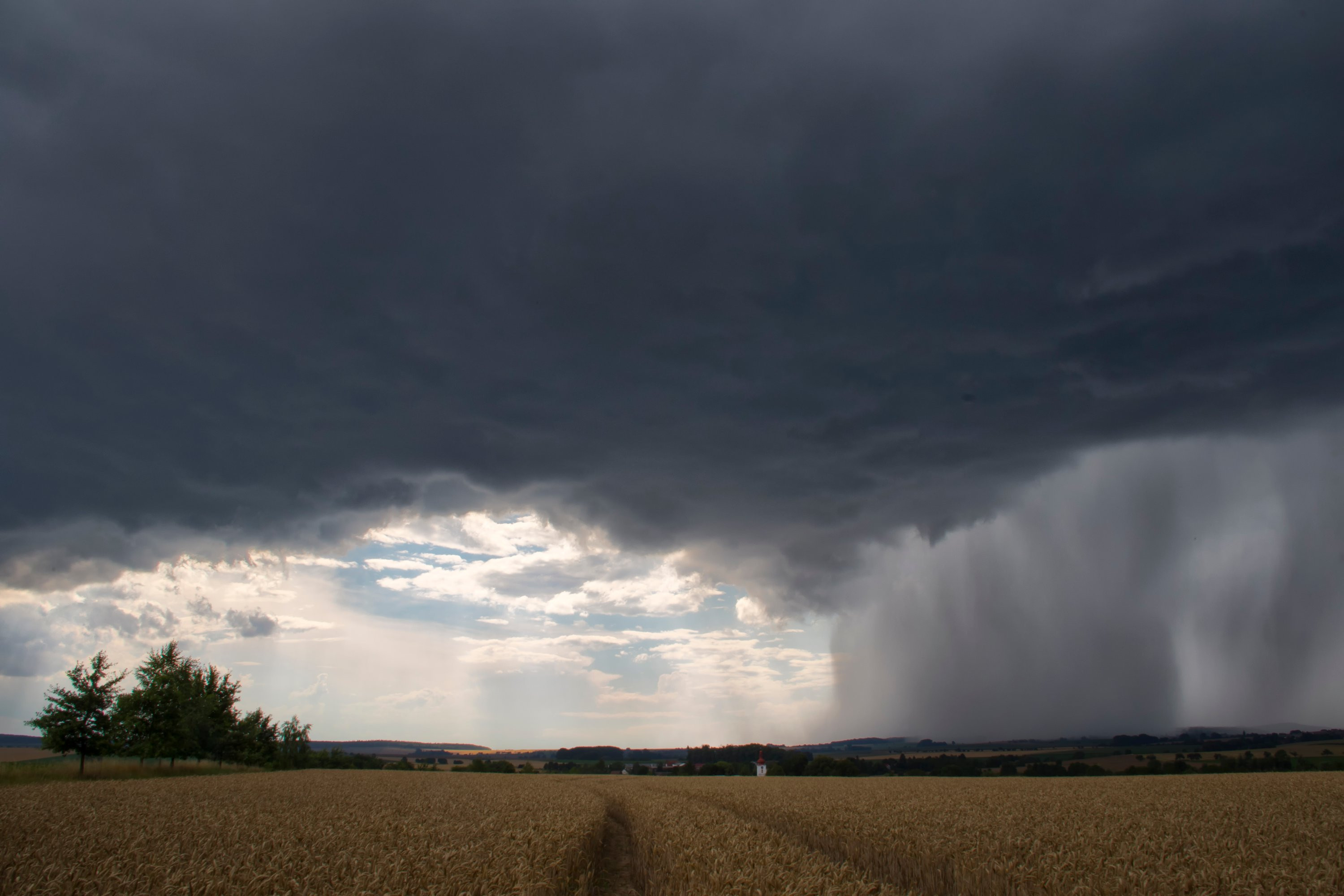 Mikroburst nad Kopidlnem