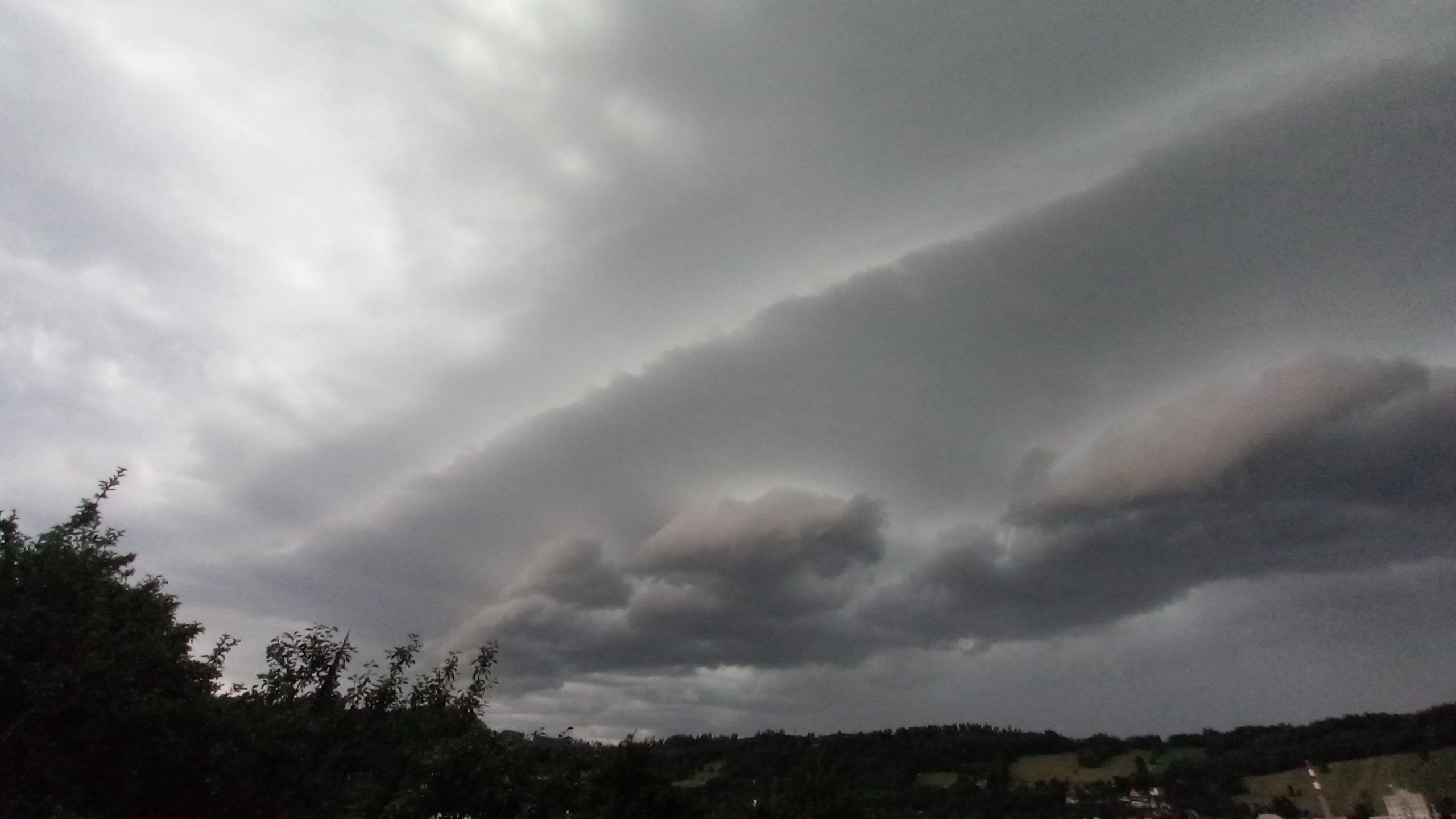 Shelf cloud 6.7.2024 1