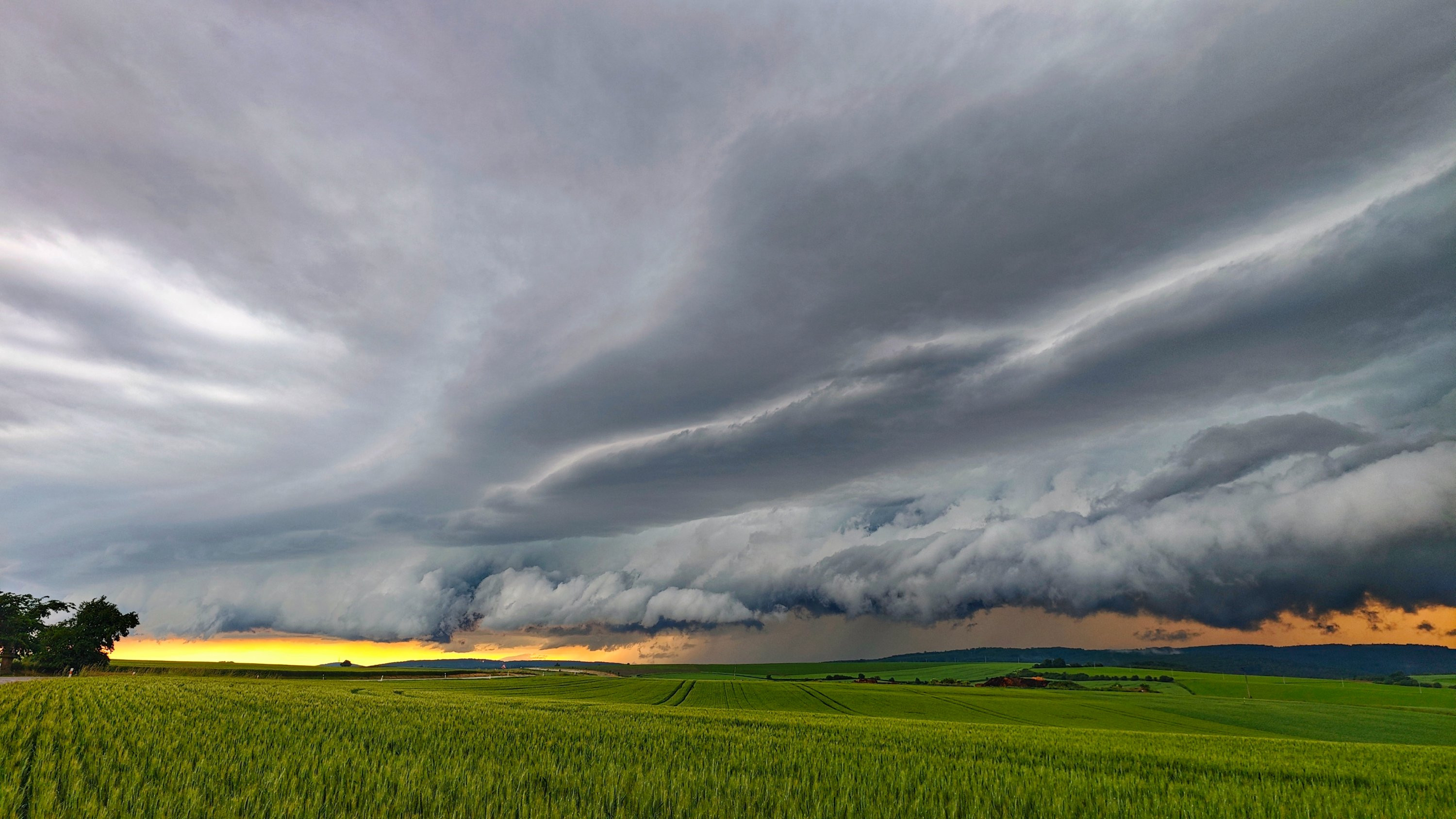 Shelf na postupujícím systému 