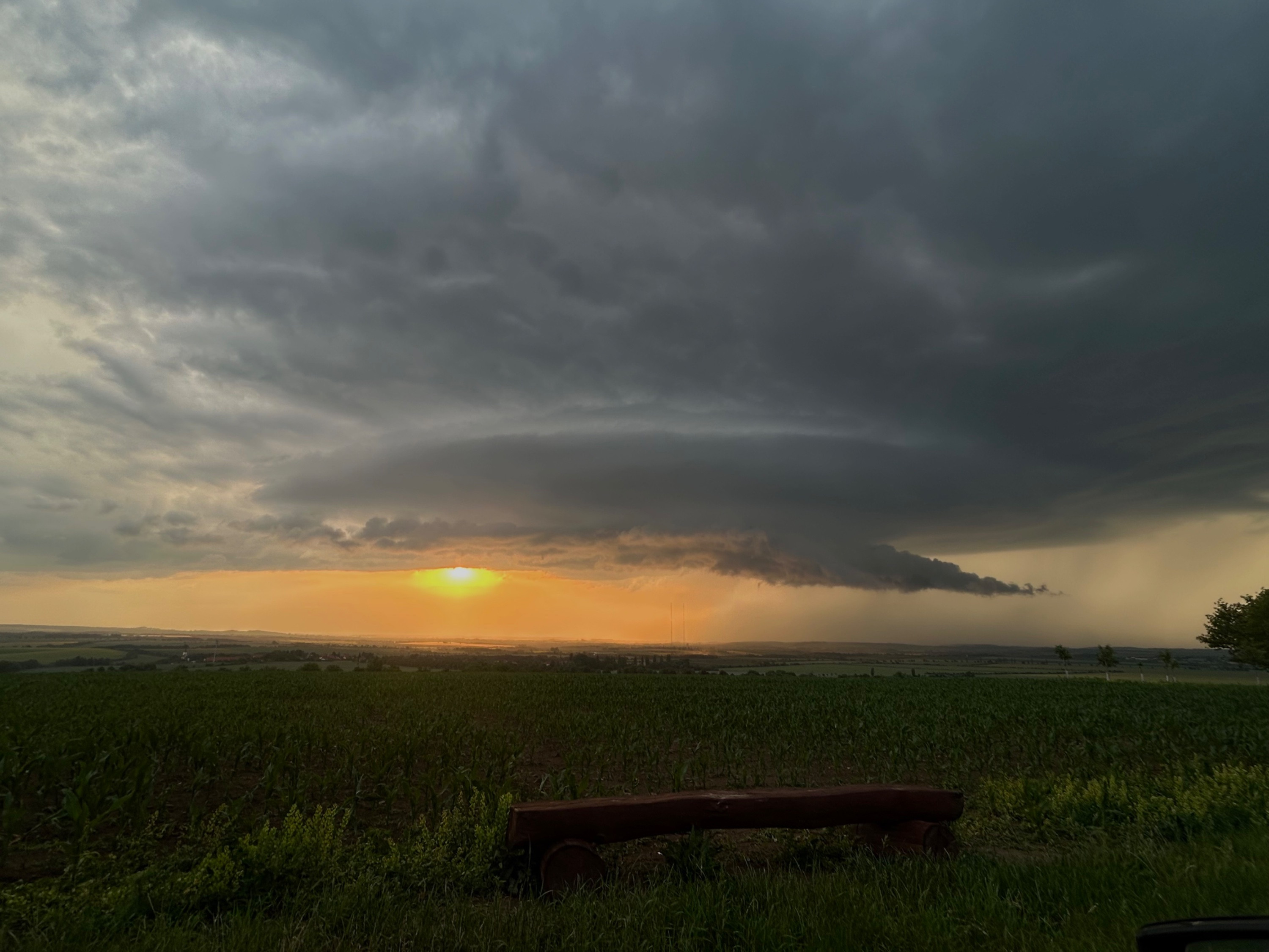 Supercela ve středních Čechách 