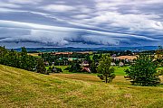 Shelf cloud v Podkrkonoší
