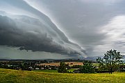 Shelf cloud v Podkrkonoší