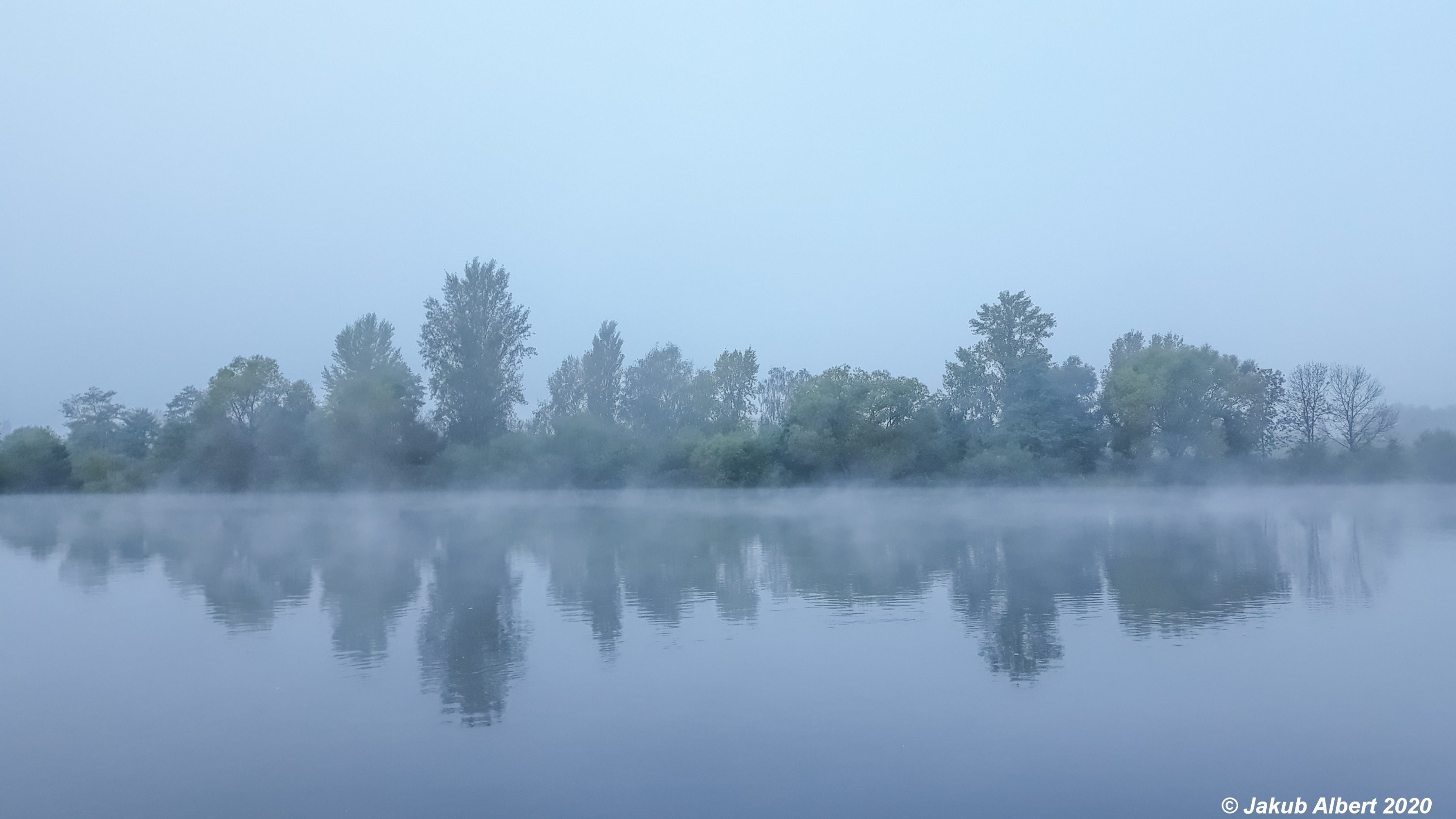 Mlhavé ráno u Vltavy