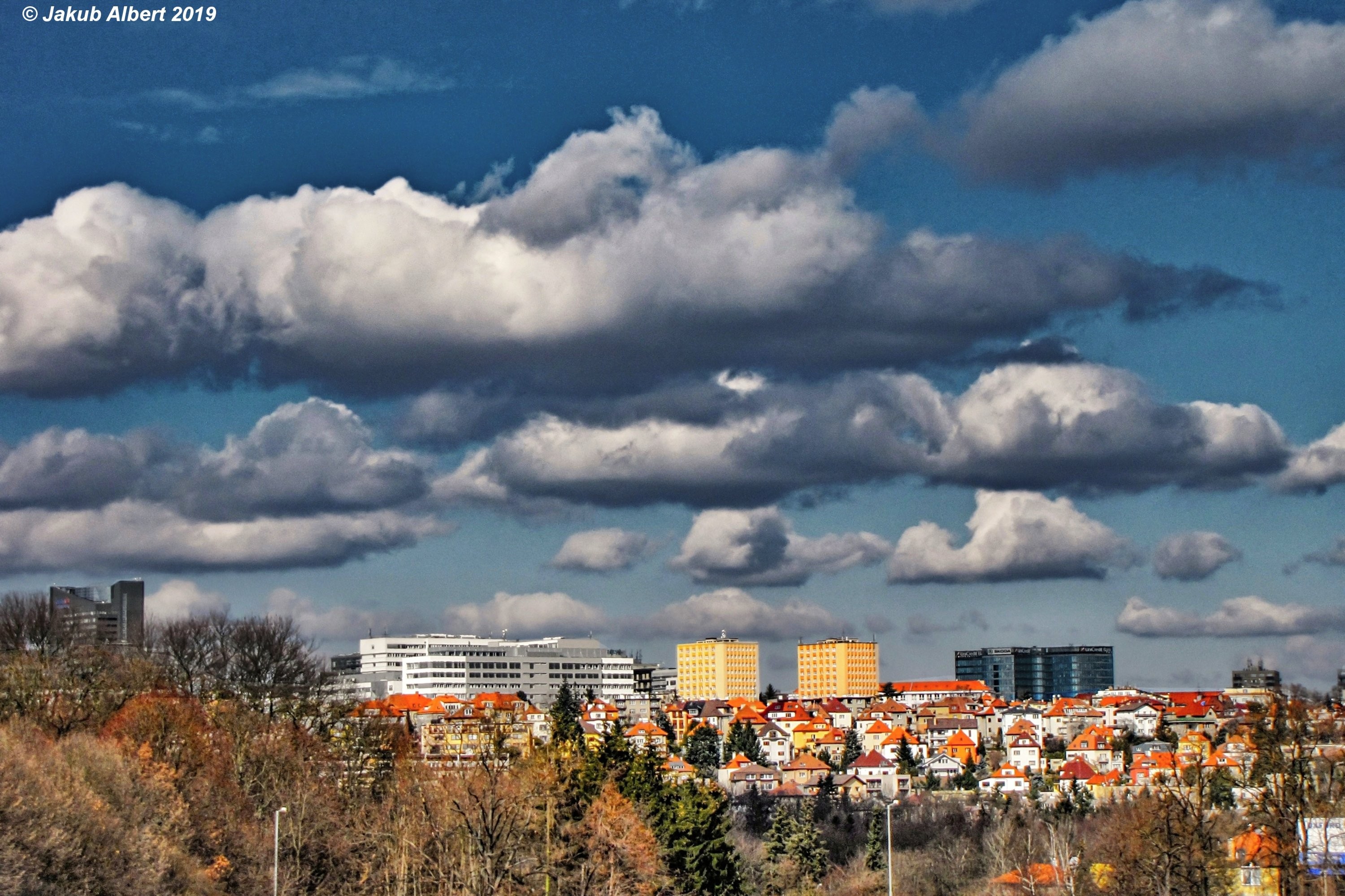 Kupovitá oblačnost nad Prahou