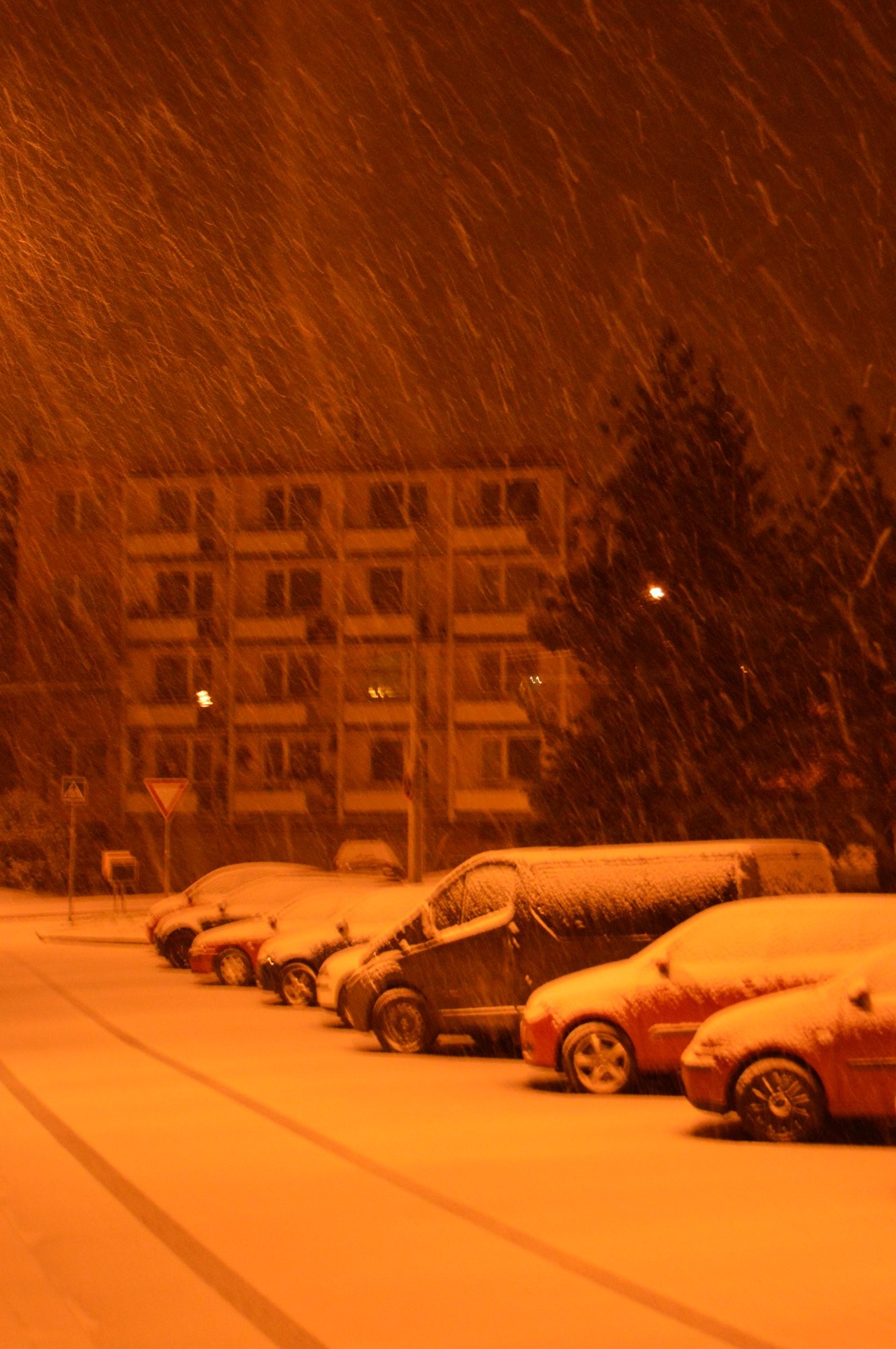 Noční sněžení v Brně 