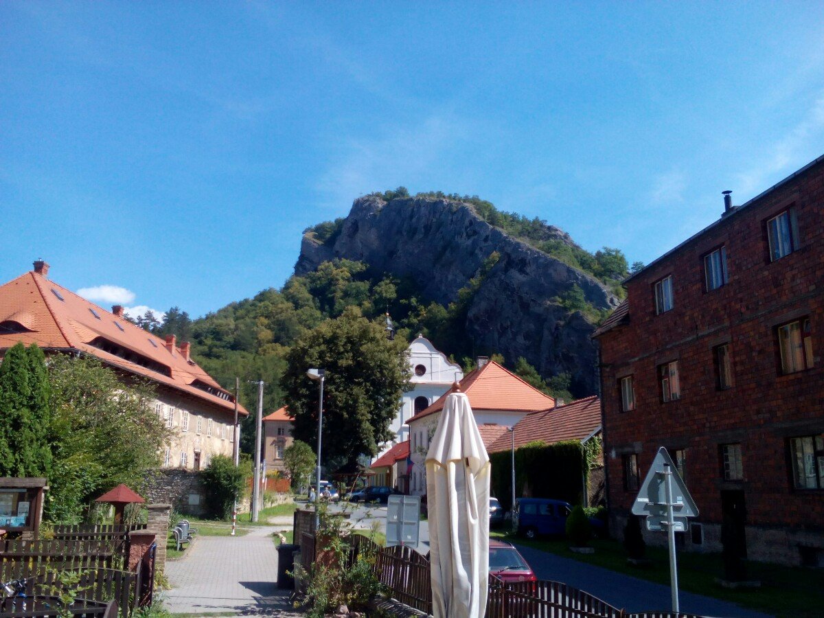 Svatý Jan pod Skalou
