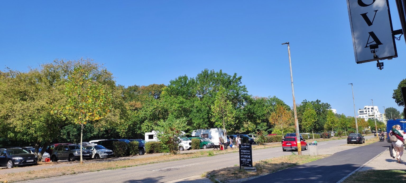 Háje-Petržalka-Bratislava-Starohájska